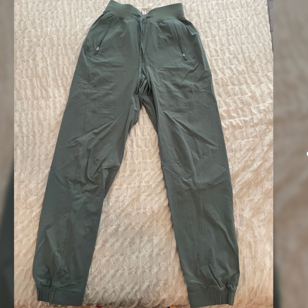 Lululemon License to Train HR joggers